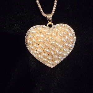 Elegant Heart Pendant Necklace with Pearls
